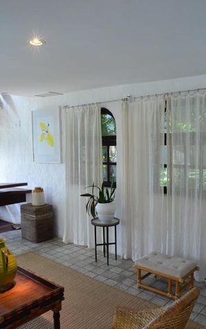 Casa de condomínio à venda com 461m², 4 quartos e 2 vagas Casa de condomínio à venda com 461m², 4 quartos e 2 vagasSala