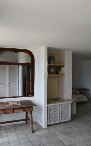 Casa de condomínio à venda com 461m², 4 quartos e 2 vagas Casa de condomínio à venda com 461m², 4 quartos e 2 vagasSuíte 2