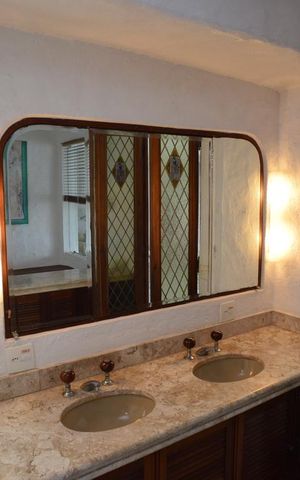 Casa de condomínio à venda com 461m², 4 quartos e 2 vagas Casa de condomínio à venda com 461m², 4 quartos e 2 vagasBanheiro da Suíte 2