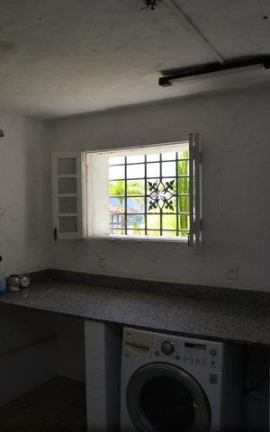 Casa de condomínio à venda com 461m², 4 quartos e 2 vagas Casa de condomínio à venda com 461m², 4 quartos e 2 vagasÁrea de Serviço