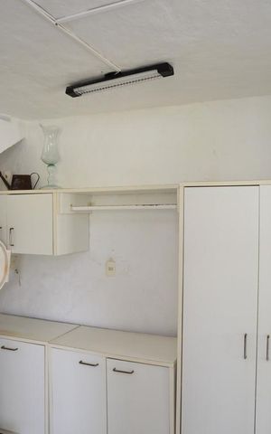Casa de condomínio à venda com 461m², 4 quartos e 2 vagas Casa de condomínio à venda com 461m², 4 quartos e 2 vagasEscritório