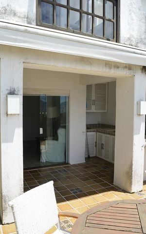 Casa de condomínio à venda com 461m², 4 quartos e 2 vagas Casa de condomínio à venda com 461m², 4 quartos e 2 vagasVaranda da Suíte 3