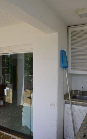 Casa de condomínio à venda com 461m², 4 quartos e 2 vagas Casa de condomínio à venda com 461m², 4 quartos e 2 vagasVaranda da Suíte 3