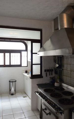 Casa de condomínio à venda com 461m², 4 quartos e 2 vagas Casa de condomínio à venda com 461m², 4 quartos e 2 vagasCozinha