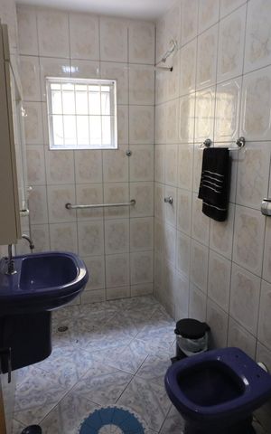 Casa à venda com 125m², 4 quartos e 2 vagasBanheiro 2