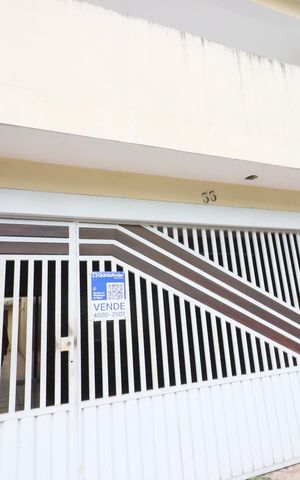 Casa à venda com 125m², 4 quartos e 2 vagasFachada