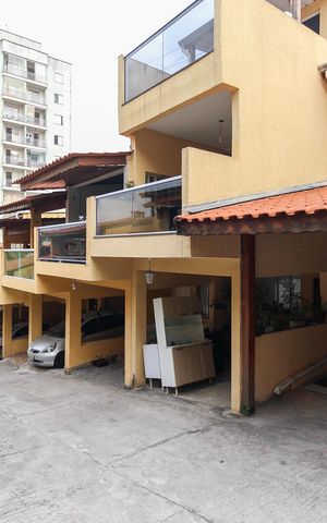 Casa de condomínio à venda com 65m², 2 quartos e 1 vaga Casa de condomínio à venda com 65m², 2 quartos e 1 vagaÁrea Comum