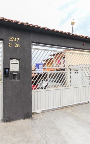 Casa de condomínio à venda com 65m², 2 quartos e 1 vaga Casa de condomínio à venda com 65m², 2 quartos e 1 vagaFachada