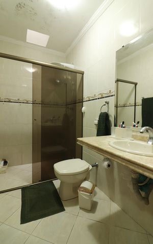 Casa à venda com 222m², 4 quartos e 6 vagasBanheiro Social