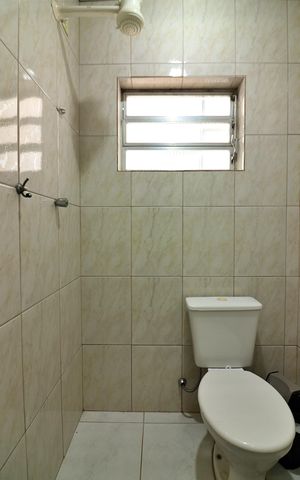 Casa à venda com 222m², 4 quartos e 6 vagasBanheiro de Serviço