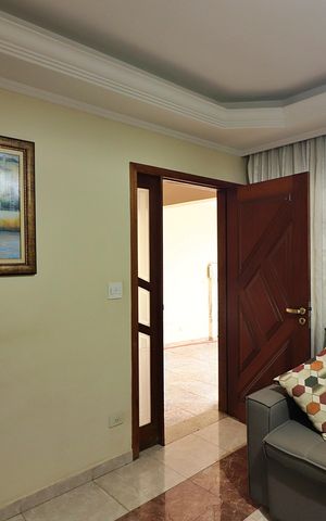 Casa à venda com 222m², 4 quartos e 6 vagasSala 
