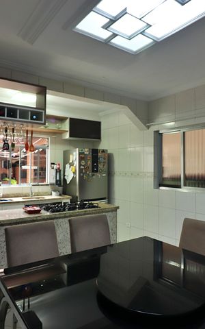 Casa à venda com 222m², 4 quartos e 6 vagasCopa e Cozinha 