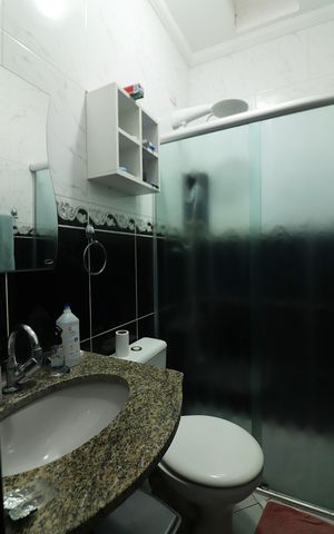 Casa à venda com 222m², 4 quartos e 6 vagasQuarto 4 - Suíte Banheiro 