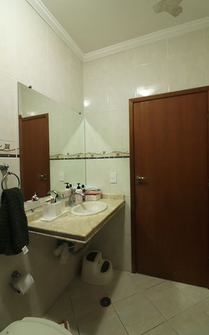 Casa à venda com 222m², 4 quartos e 6 vagasBanheiro Social