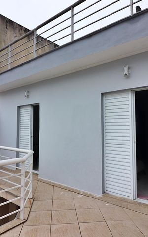Casa à venda com 222m², 4 quartos e 6 vagasQuarto 2 Varanda 