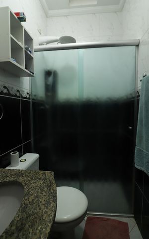 Casa à venda com 222m², 4 quartos e 6 vagasQuarto 4 - Suíte Banheiro 