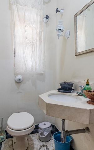 Casa à venda com 360m², 4 quartos e 6 vagasLavabo