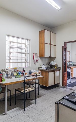 Casa à venda com 360m², 4 quartos e 6 vagasCozinha