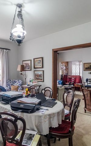 Casa à venda com 360m², 4 quartos e 6 vagasSala
