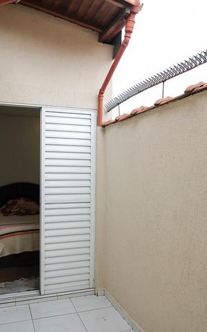 Casa à venda com 250m², 5 quartos e 3 vagasVaranda do quarto 3