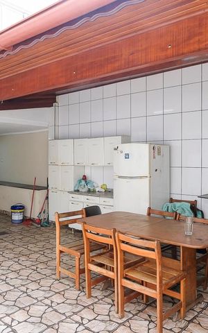 Casa à venda com 250m², 5 quartos e 3 vagasQuintal