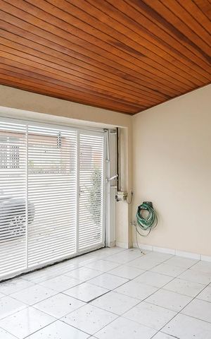Casa à venda com 250m², 5 quartos e 3 vagasGaragem