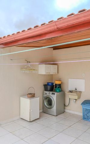 Casa à venda com 250m², 5 quartos e 3 vagasÁrea de serviço