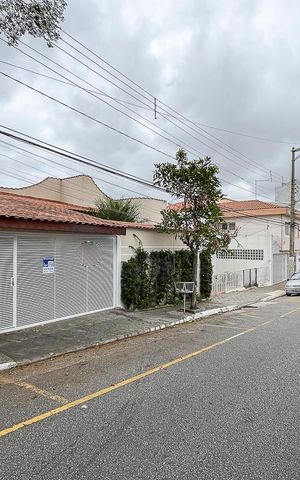 Casa à venda com 250m², 5 quartos e 3 vagasFachada - Plaquinha