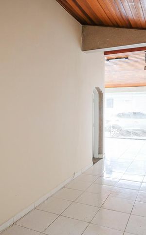 Casa à venda com 250m², 5 quartos e 3 vagasGaragem