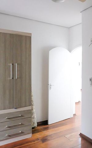 Casa à venda com 250m², 5 quartos e 3 vagasSuíte