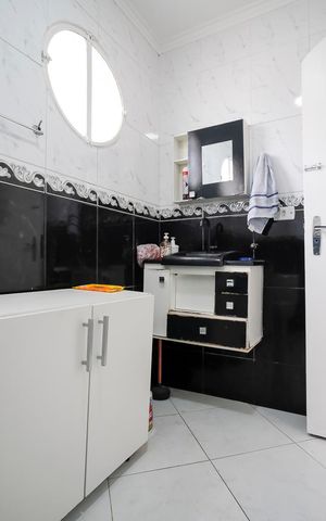 Casa à venda com 250m², 5 quartos e 3 vagasBanheiro