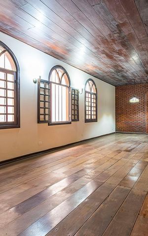 Casa à venda com 171m², 3 quartos e 2 vagas Casa à venda com 171m², 3 quartos e 2 vagasSala