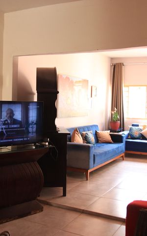 Casa à venda com 150m², 3 quartos e 2 vagasSala