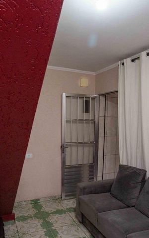 Casa à venda com 48m², 3 quartos e 2 vagasSala