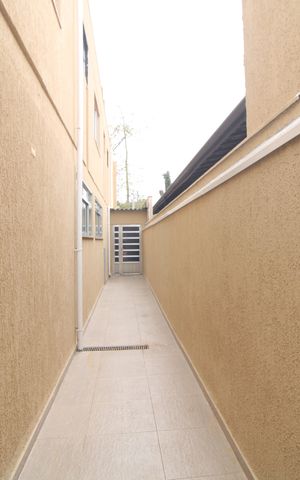 Casa à venda com 229m², 3 quartos e 2 vagasCorredor