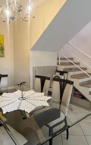 Casa à venda com 151m², 3 quartos e 2 vagasSala