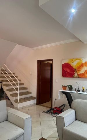 Casa à venda com 151m², 3 quartos e 2 vagasSala