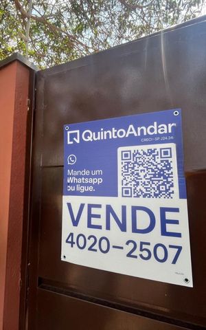 Casa à venda com 151m², 3 quartos e 2 vagasPlaquinha