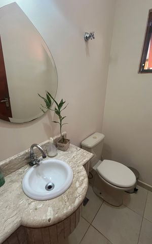 Casa à venda com 151m², 3 quartos e 2 vagasLavabo