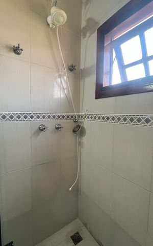 Casa à venda com 151m², 3 quartos e 2 vagasBanheiro