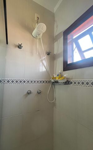 Casa à venda com 151m², 3 quartos e 2 vagasBanheiro