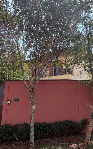 Casa à venda com 151m², 3 quartos e 2 vagasFachada