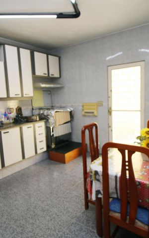 Casa à venda com 193m², 3 quartos e 2 vagasCozinha
