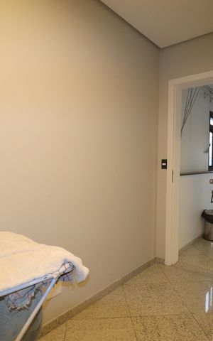 Apartamento à venda com 490m², 4 quartos e 4 vagasQuarto de Serviço 1