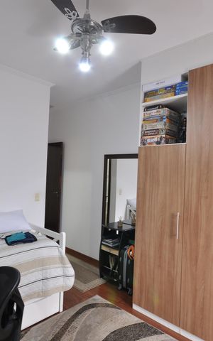 Casa à venda com 215m², 3 quartos e 4 vagasSuíte 3