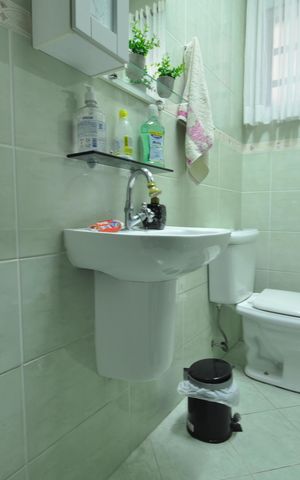 Casa à venda com 215m², 3 quartos e 4 vagasLavabo