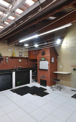 Casa à venda com 215m², 3 quartos e 4 vagasChurrasqueira
