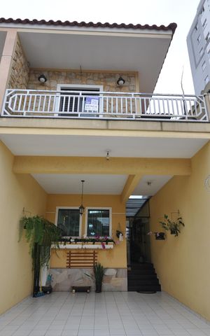 Casa à venda com 215m², 3 quartos e 4 vagasGaragem