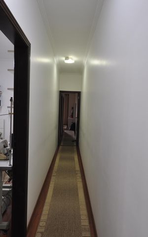Casa à venda com 215m², 3 quartos e 4 vagasCorredor
