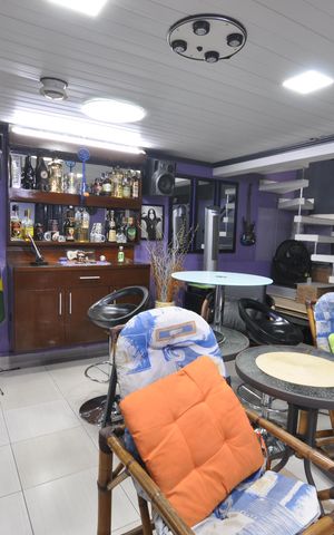 Casa à venda com 215m², 3 quartos e 4 vagasLounge